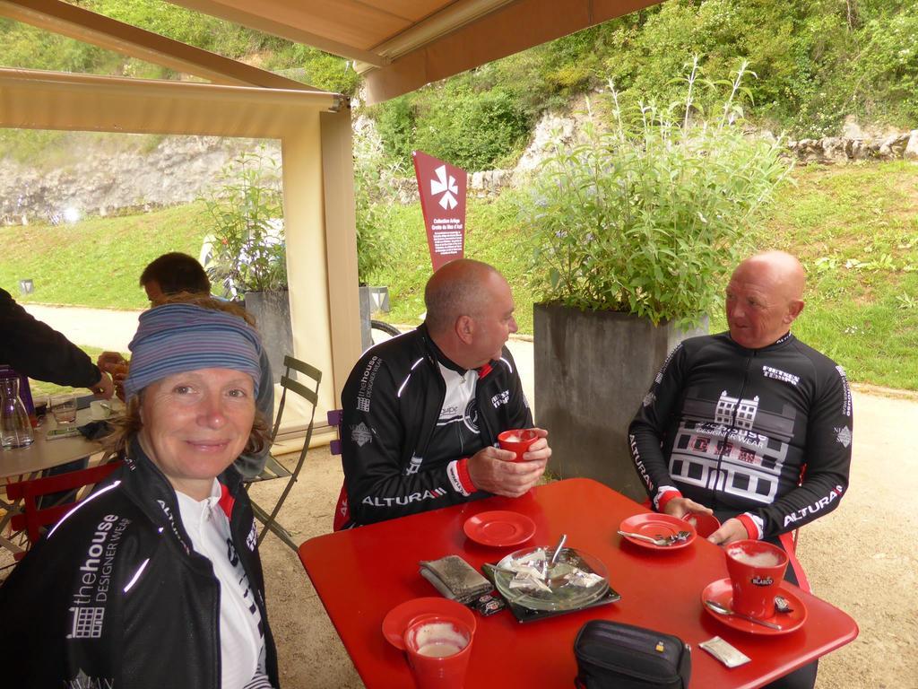 Bedbreakfastbikespyrenees Bed & Breakfast Loubieres Екстериор снимка